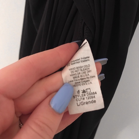 Cefian short black dress with slit - Picture 5 of 5